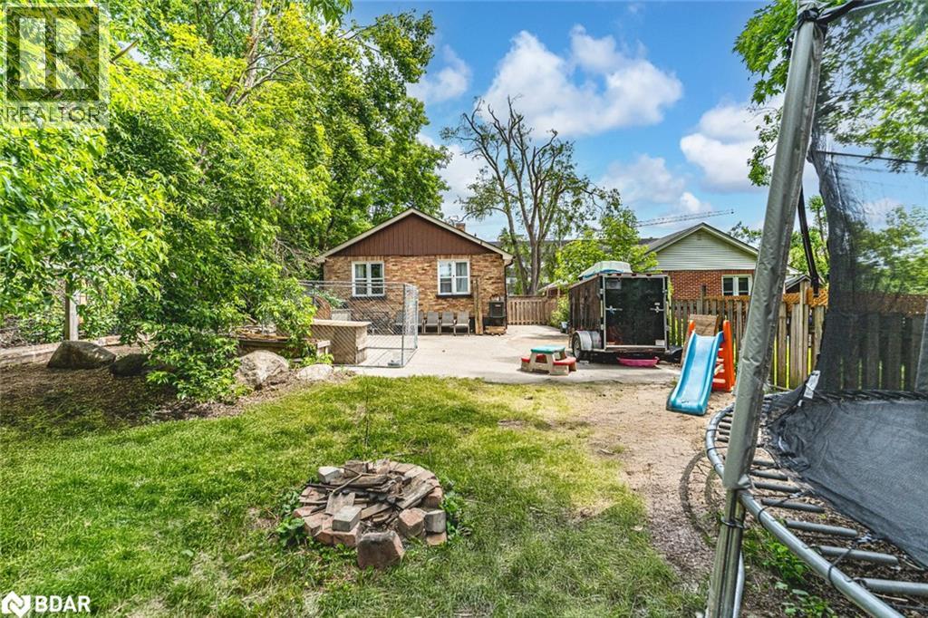 Photo 16 of 114 Maple Avenue, Barrie ON