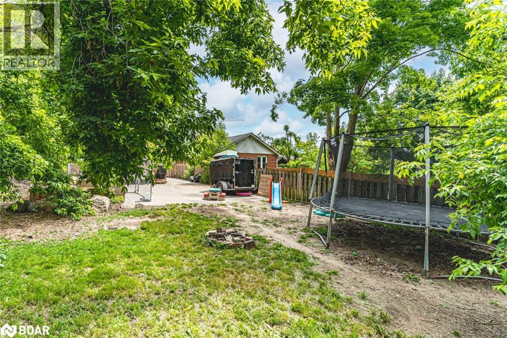 Photo 17 of 114 Maple Avenue, Barrie ON