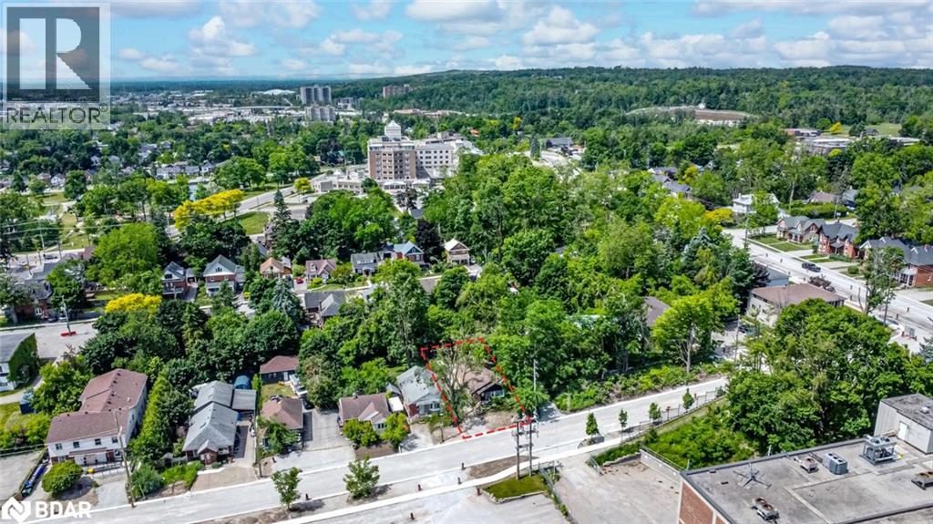 Photo 18 of 114 Maple Avenue, Barrie ON