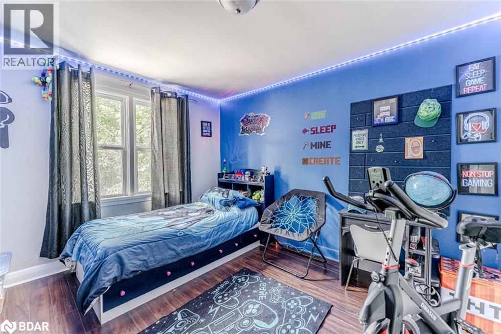 Photo 9 of 114 Maple Avenue, Barrie ON