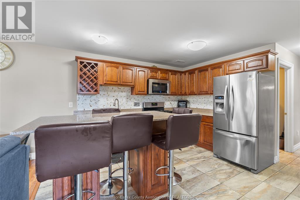 Photo 9 of 859 Southwood Drive, Lakeshore ON