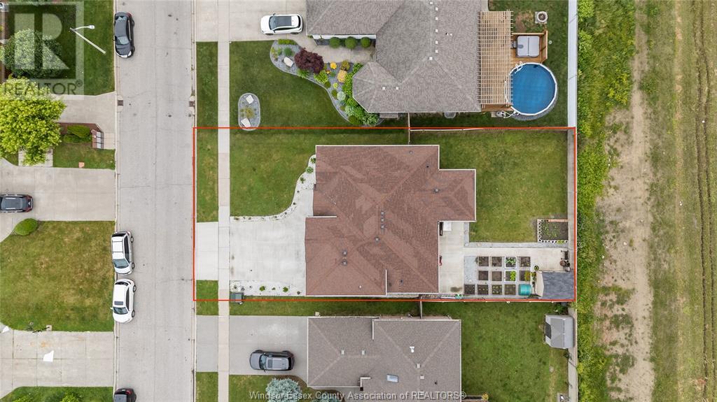 Photo 5 of 859 Southwood Drive, Lakeshore ON