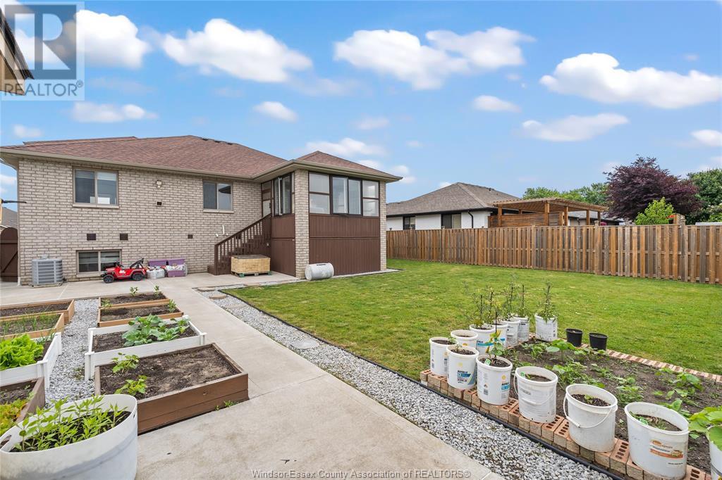 Photo 30 of 859 Southwood Drive, Lakeshore ON