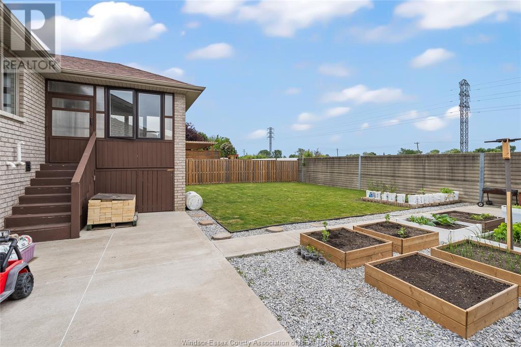 Photo 26 of 859 Southwood Drive, Lakeshore ON