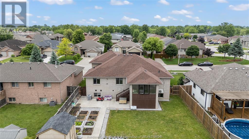 Photo 4 of 859 Southwood Drive, Lakeshore ON