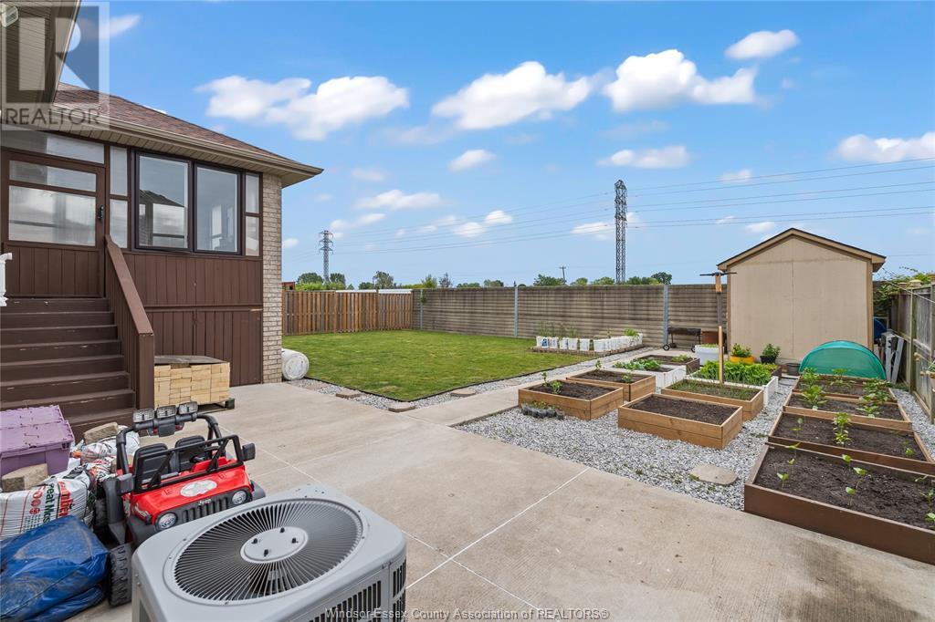 Photo 31 of 859 Southwood Drive, Lakeshore ON