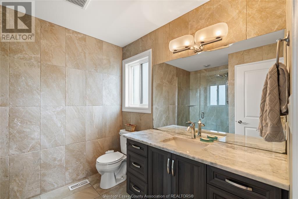Photo 33 of 859 Southwood Drive, Lakeshore ON