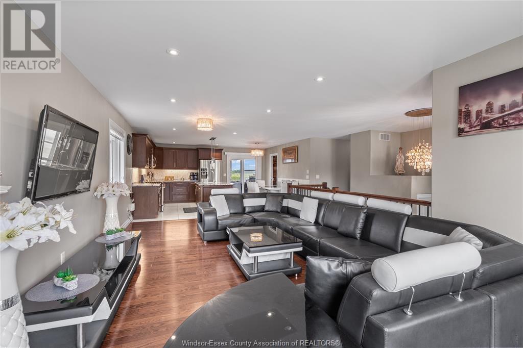 Photo 39 of 859 Southwood Drive, Lakeshore ON