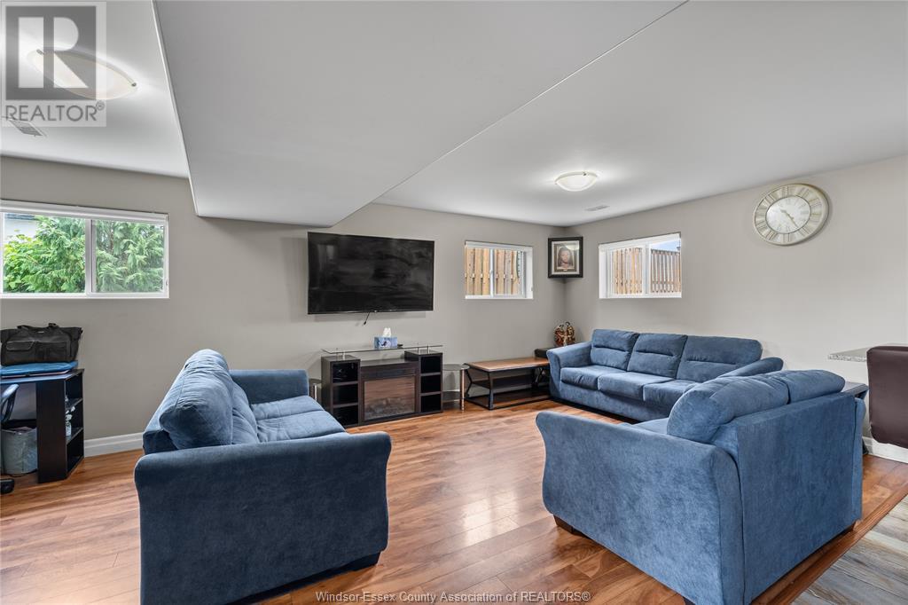 Photo 45 of 859 Southwood Drive, Lakeshore ON