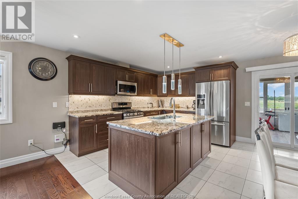 Photo 38 of 859 Southwood Drive, Lakeshore ON