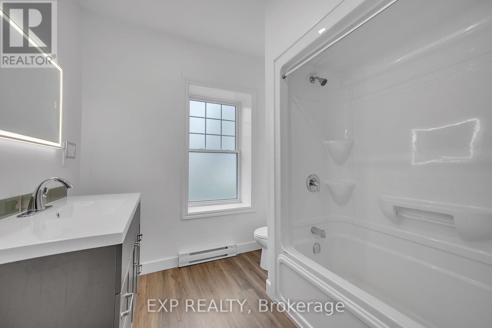 Photo 13 of 19 Isabel Street, Belleville ON