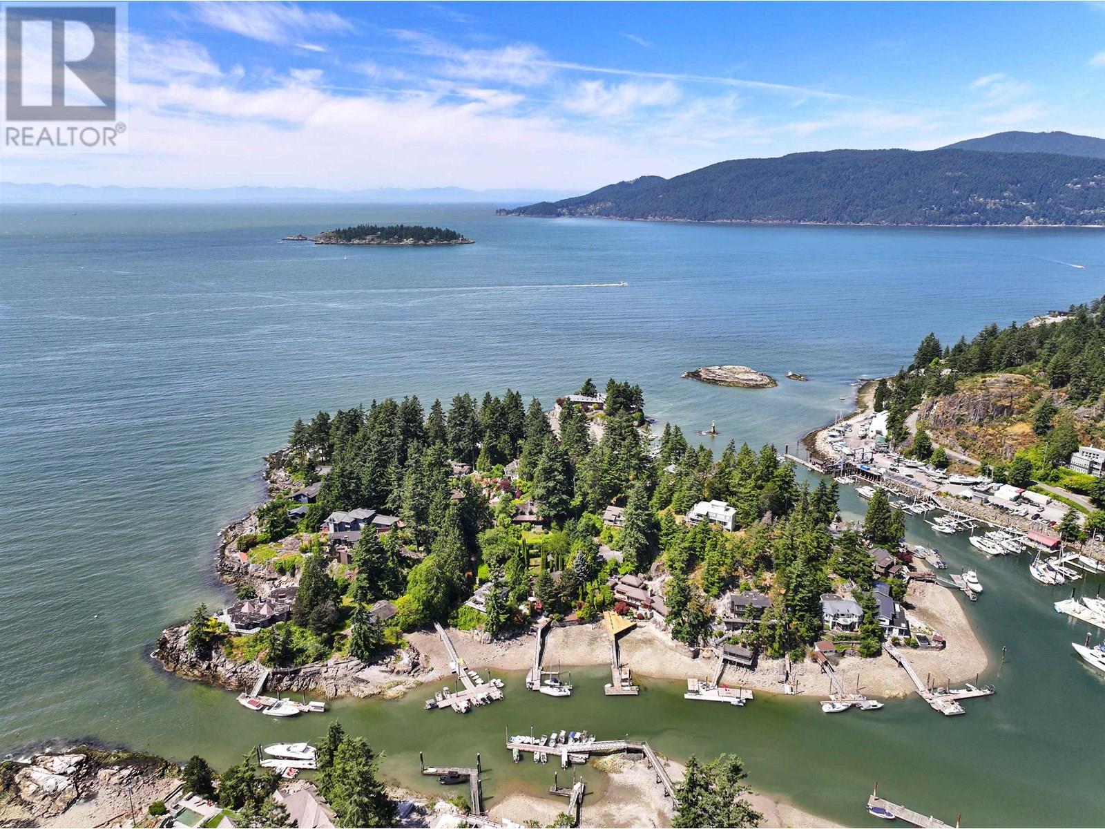 5851 EAGLE ISLAND, West Vancouver real estate listing R2972557