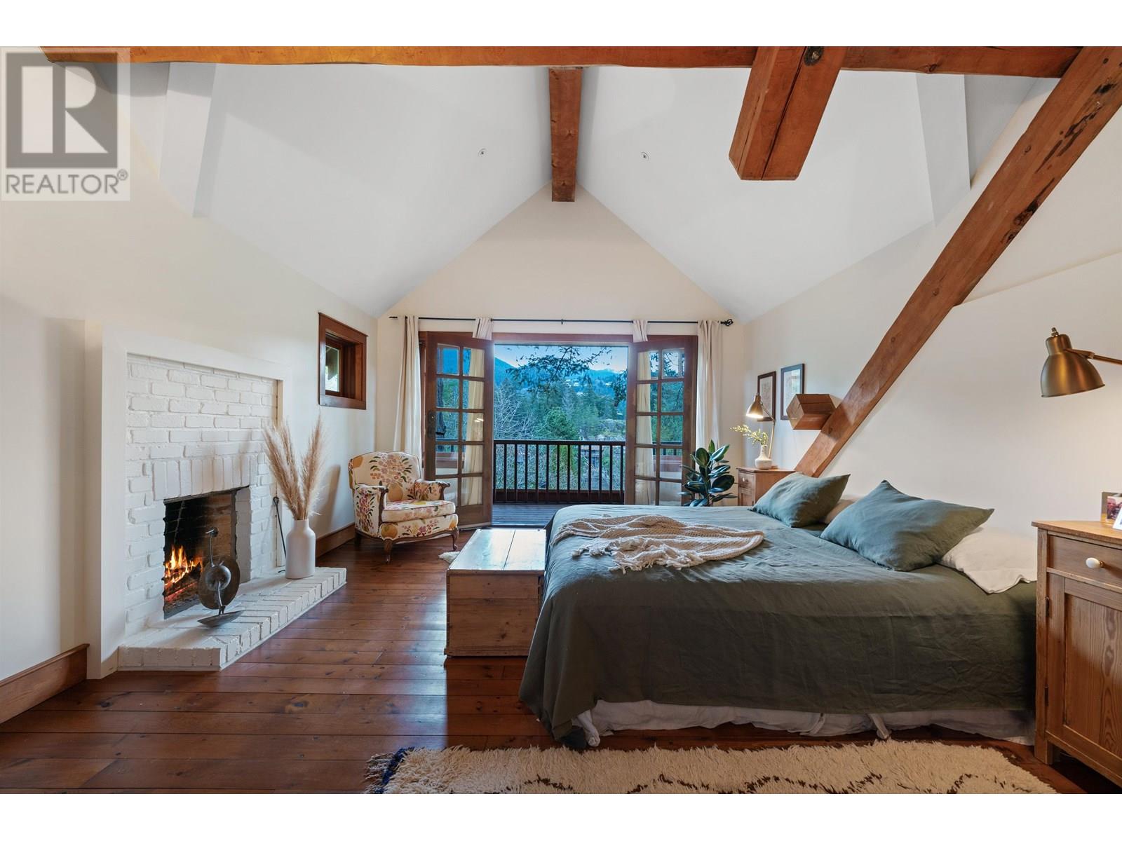 5851 EAGLE ISLAND, West Vancouver real estate listing R2972557