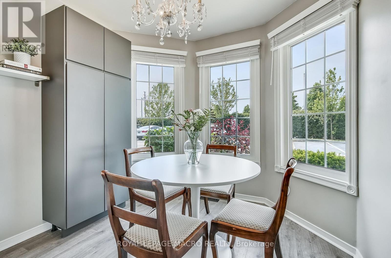 Photo 12 of 103 2055 Walkers Line, Burlington ON