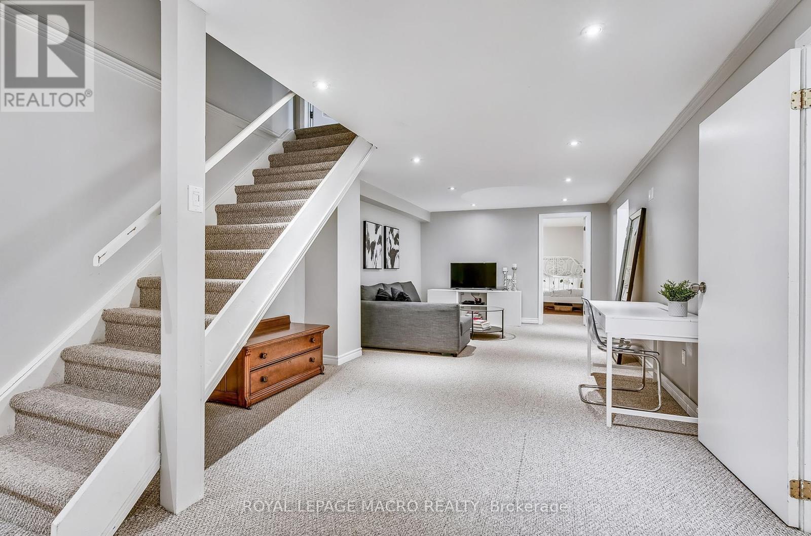 Photo 23 of 103 2055 Walkers Line, Burlington ON
