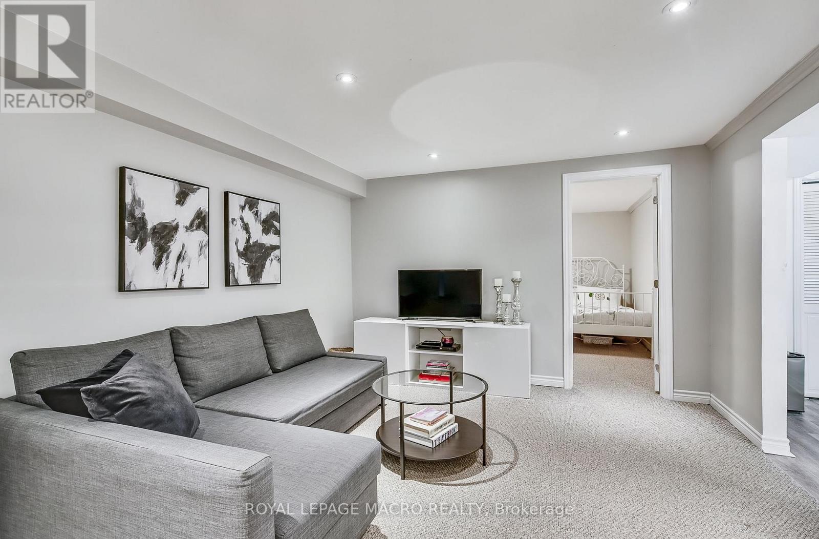 Photo 24 of 103 2055 Walkers Line, Burlington ON