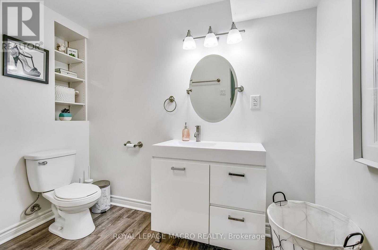 Photo 32 of 103 2055 Walkers Line, Burlington ON
