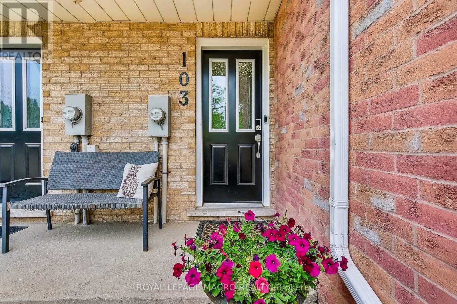 Photo 4 of 103 2055 Walkers Line, Burlington ON