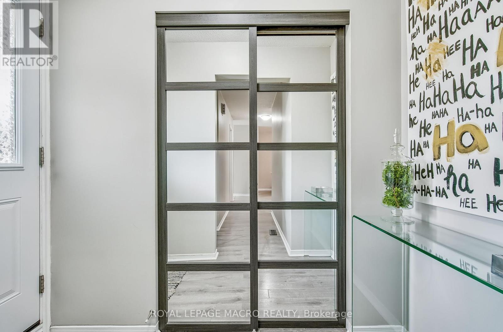 Photo 5 of 103 2055 Walkers Line, Burlington ON