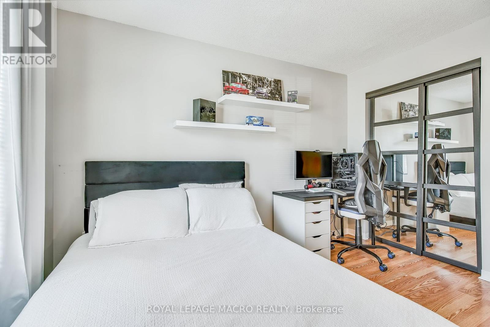Photo 8 of 103 2055 Walkers Line, Burlington ON