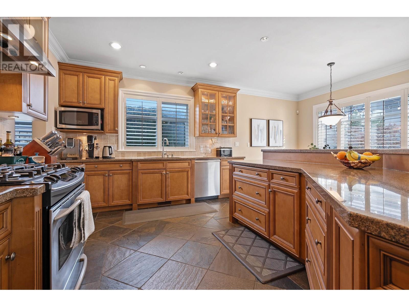 938 KINGS AVENUE, West Vancouver