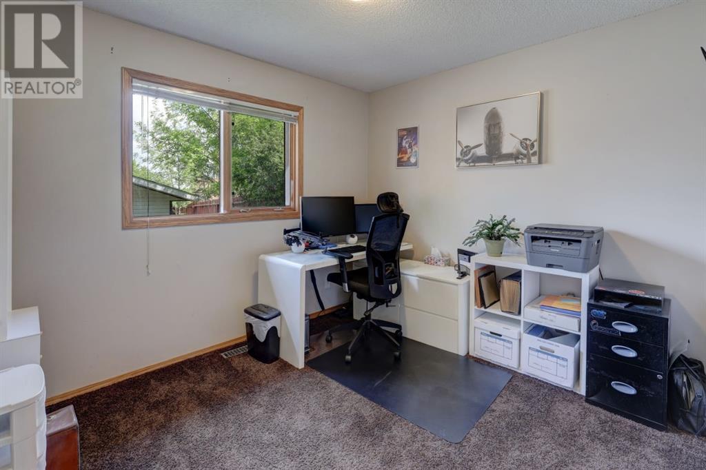 Single Family House 4 Level for Sale in  MacEwan Meadow Rise NW MacEwan Glen Calgary 