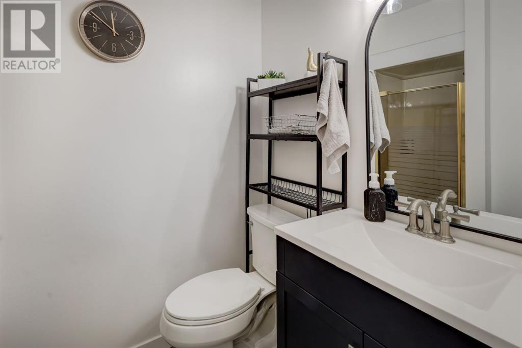 Single Family House 4 Level for Sale in  MacEwan Meadow Rise NW MacEwan Glen Calgary 