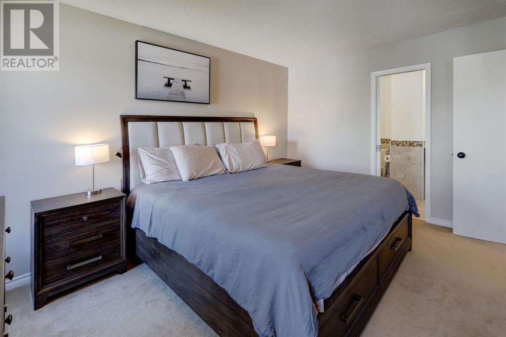 Single Family House 4 Level for Sale in  MacEwan Meadow Rise NW MacEwan Glen Calgary 