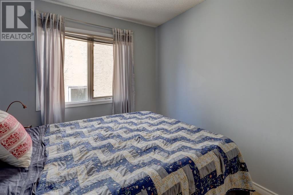 Single Family House 4 Level for Sale in  MacEwan Meadow Rise NW MacEwan Glen Calgary 
