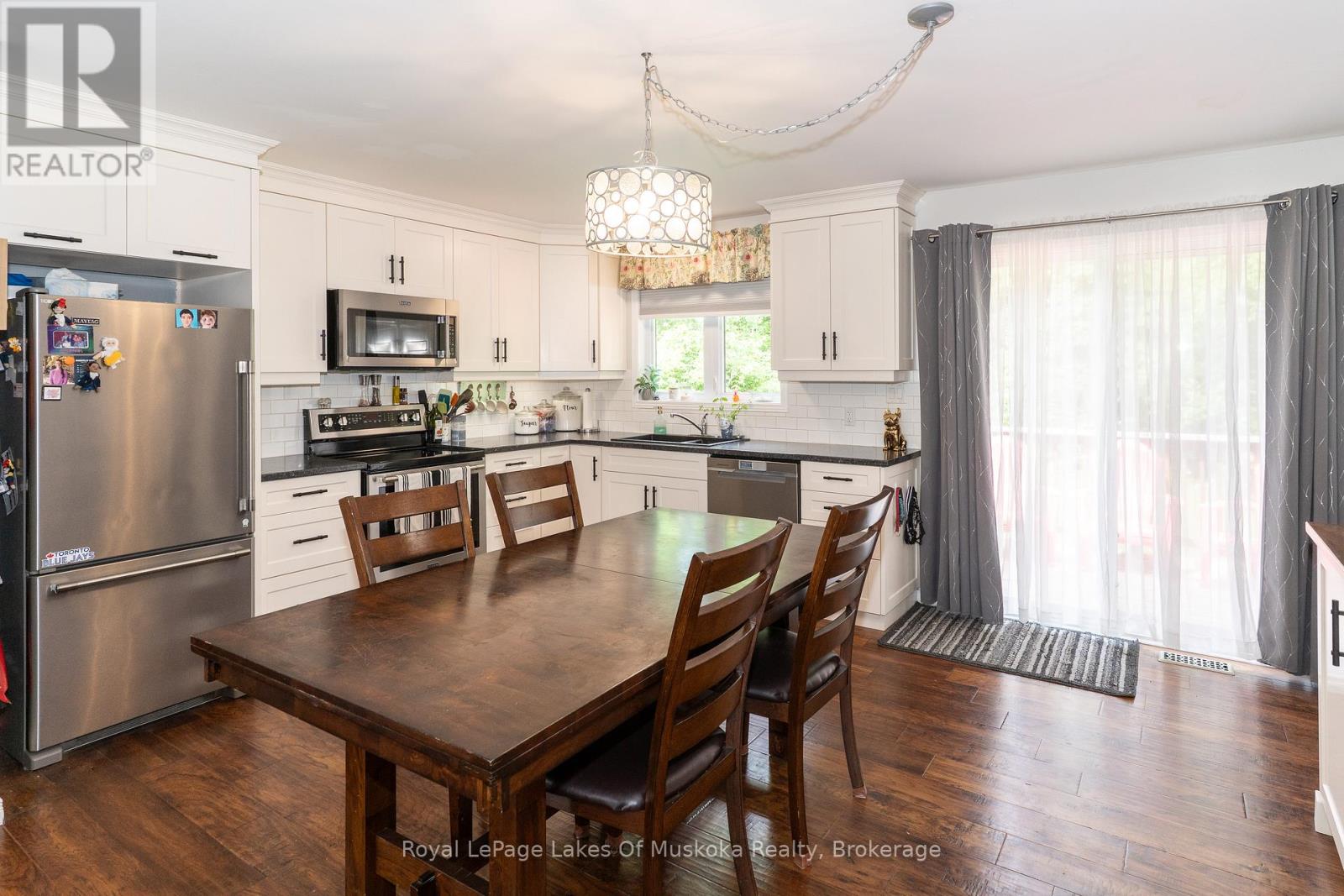 Photo 33 of 74 Glencairn Crescent, Huntsville ON