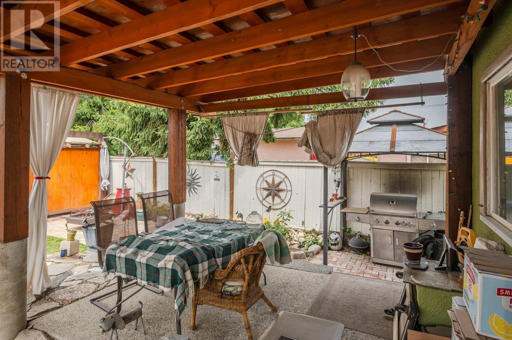 6130 Kootenay Street, Oliver