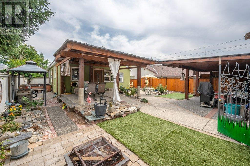 6130 Kootenay Street, Oliver