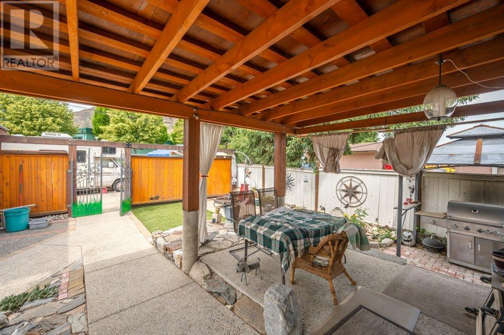 6130 Kootenay Street, Oliver