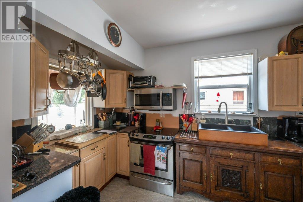 6130 Kootenay Street, Oliver