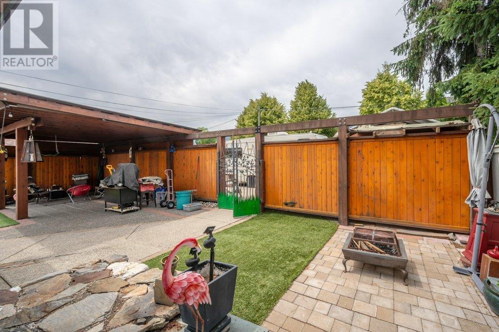 6130 Kootenay Street, Oliver