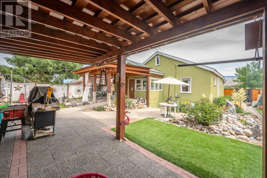 6130 Kootenay Street, Oliver