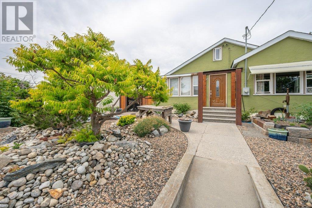6130 Kootenay Street, Oliver