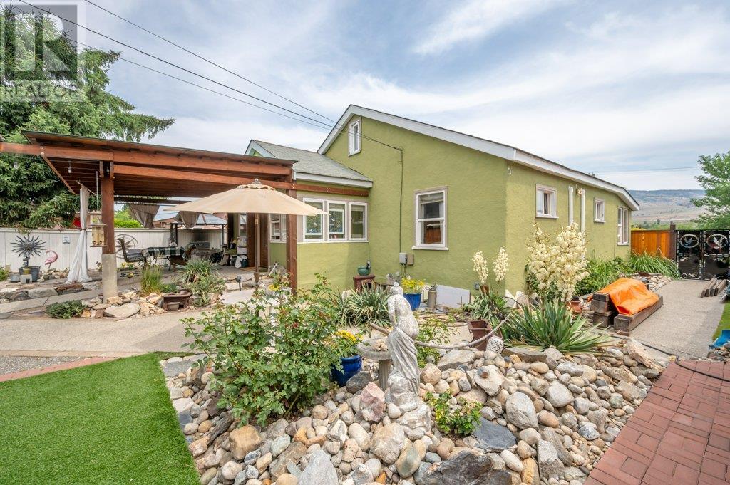 6130 Kootenay Street, Oliver