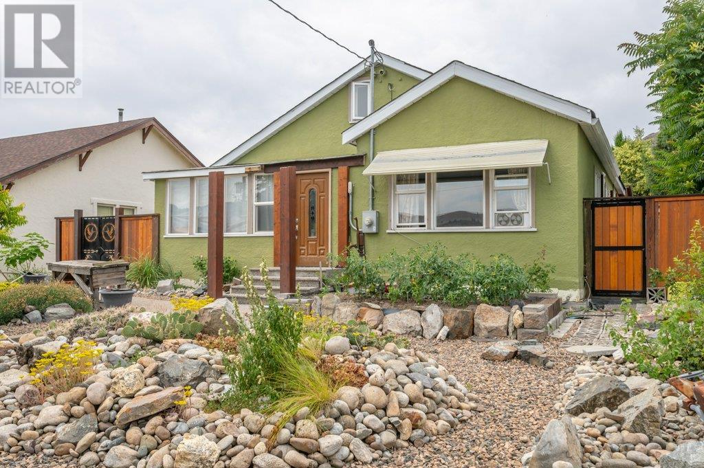 6130 Kootenay Street, Oliver