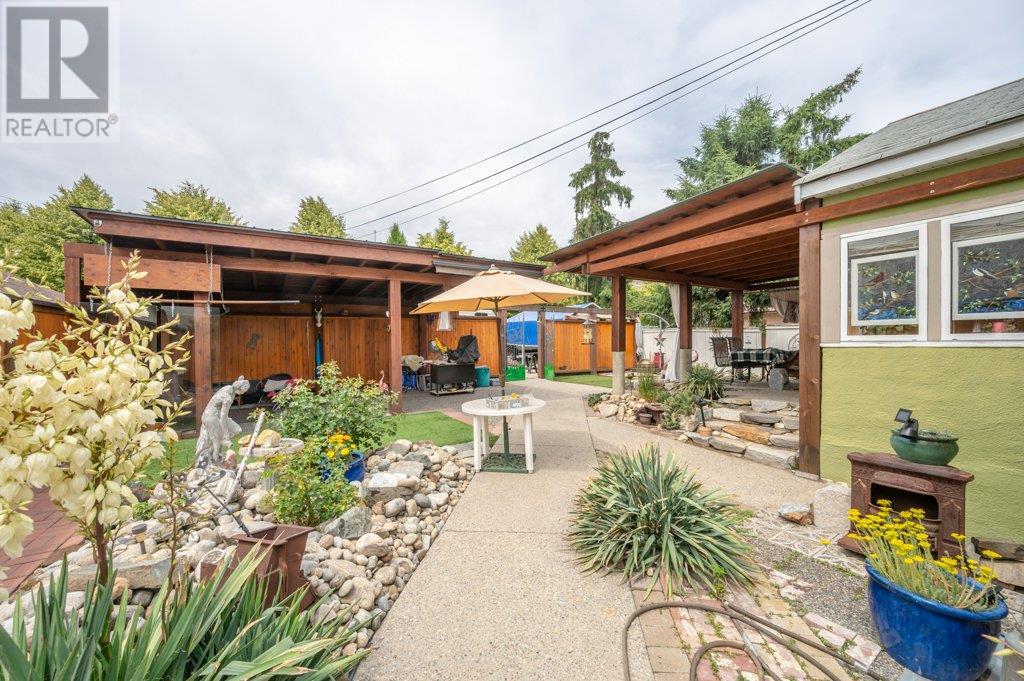 6130 Kootenay Street, Oliver