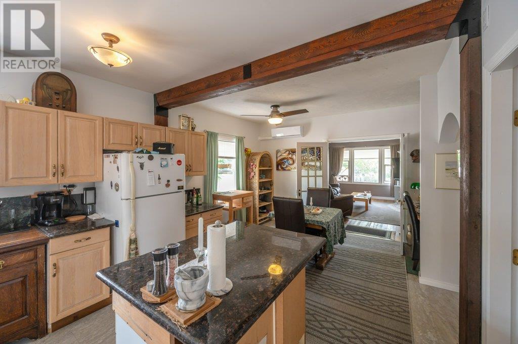 6130 Kootenay Street, Oliver