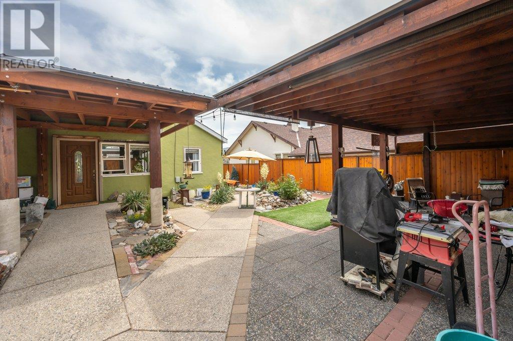 6130 Kootenay Street, Oliver