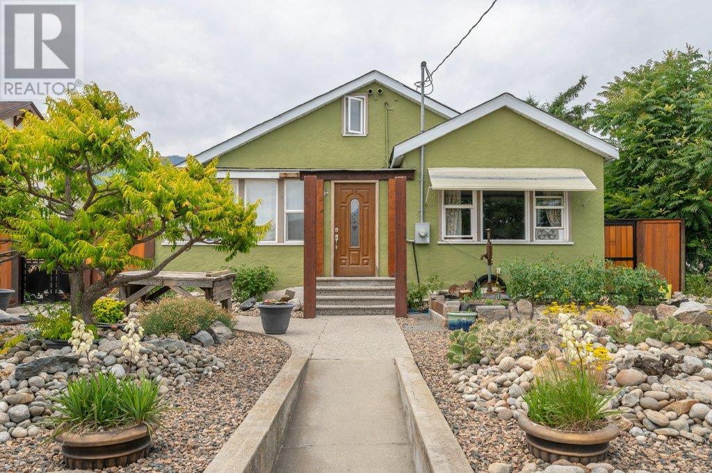 6130 Kootenay Street, Oliver