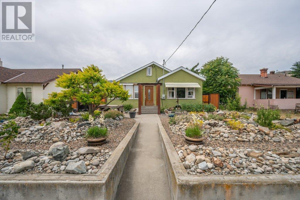 6130 Kootenay Street, Oliver