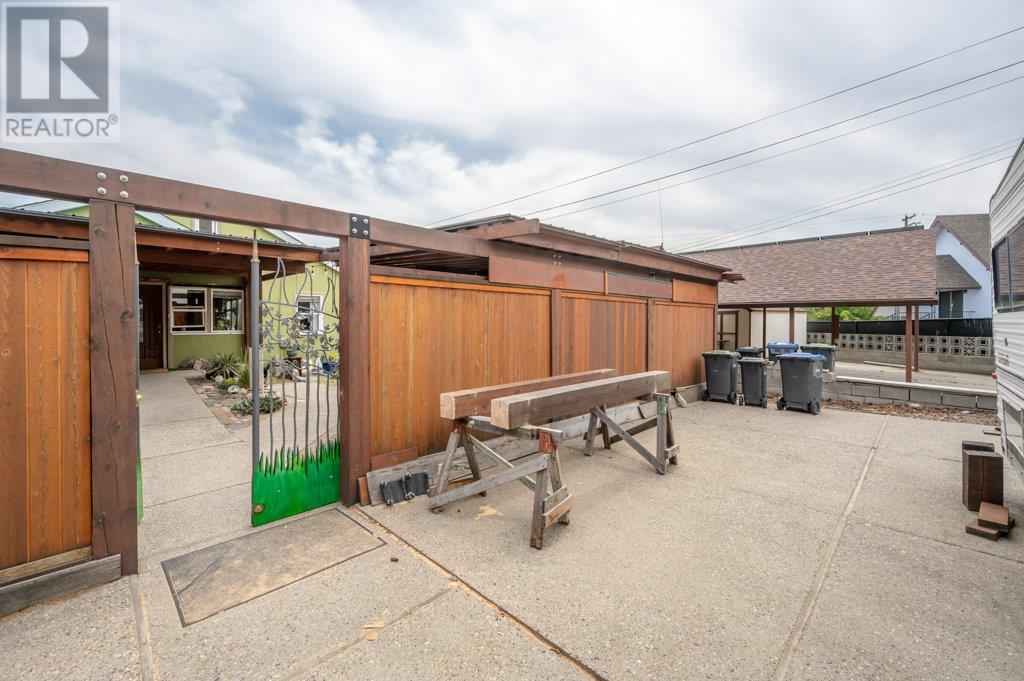 6130 Kootenay Street, Oliver