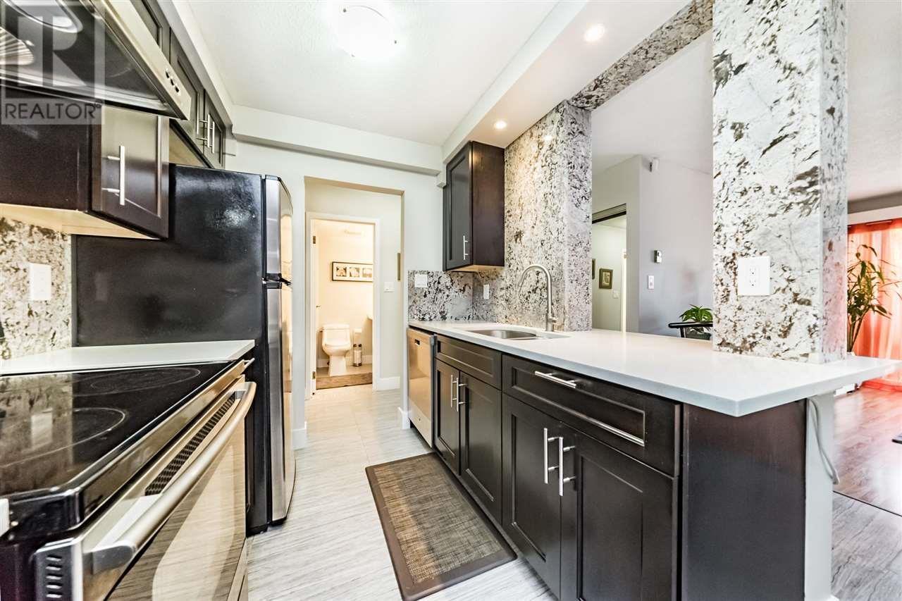 Photo 11 of 118 9847 Manchester Drive, Burnaby BC