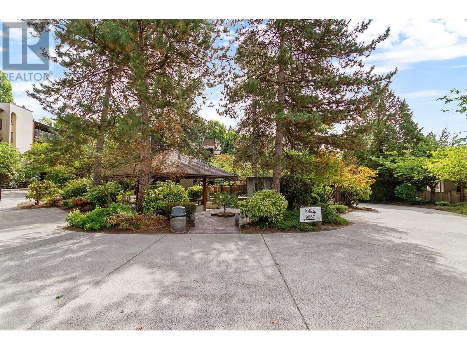 Photo 3 of 118 9847 Manchester Drive, Burnaby BC