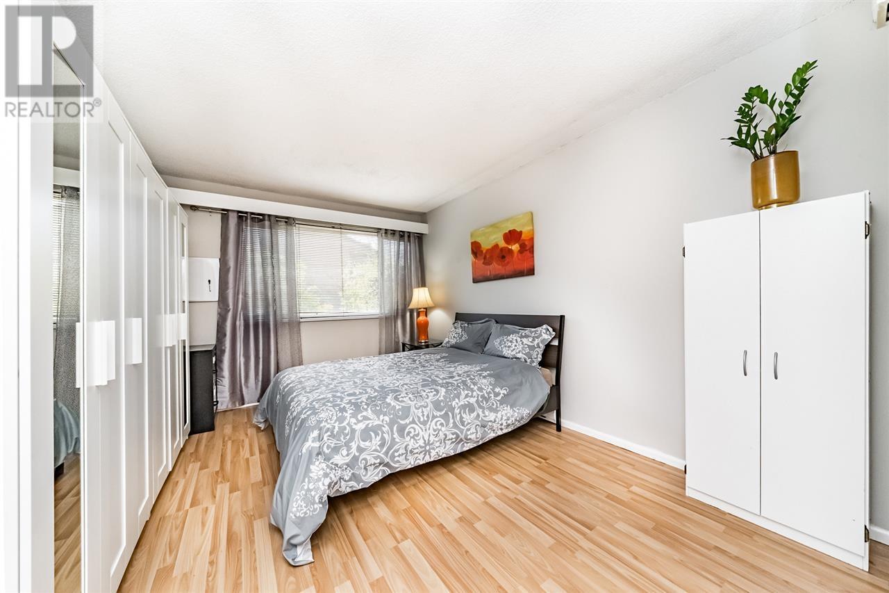 Photo 1 of 118 9847 Manchester Drive, Burnaby BC