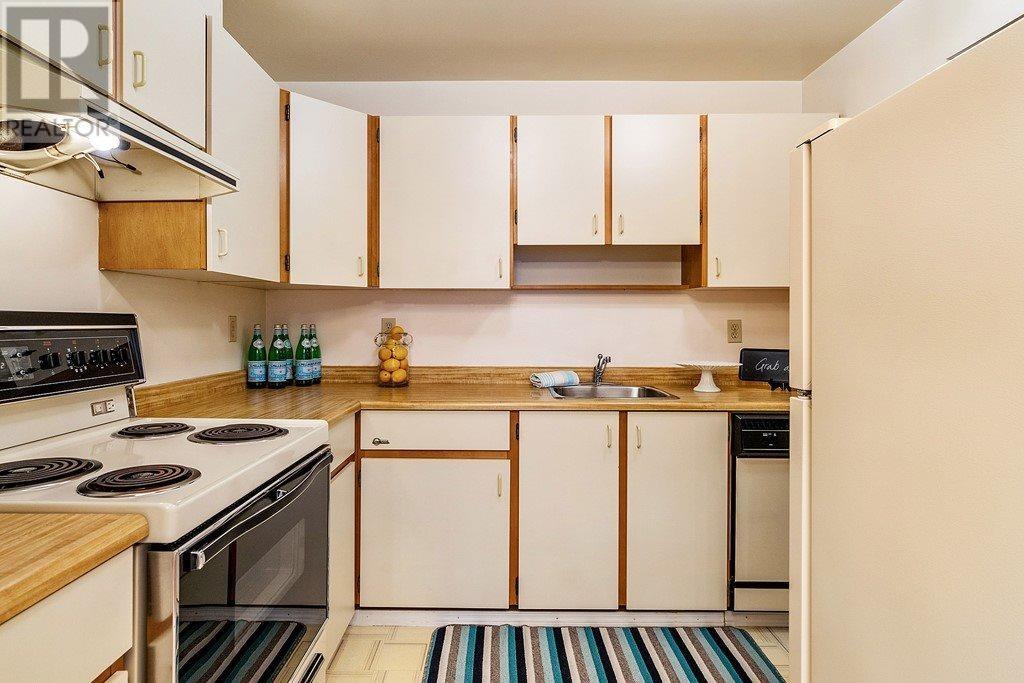 Photo 7 of 208 1750 Augusta Avenue, Burnaby BC