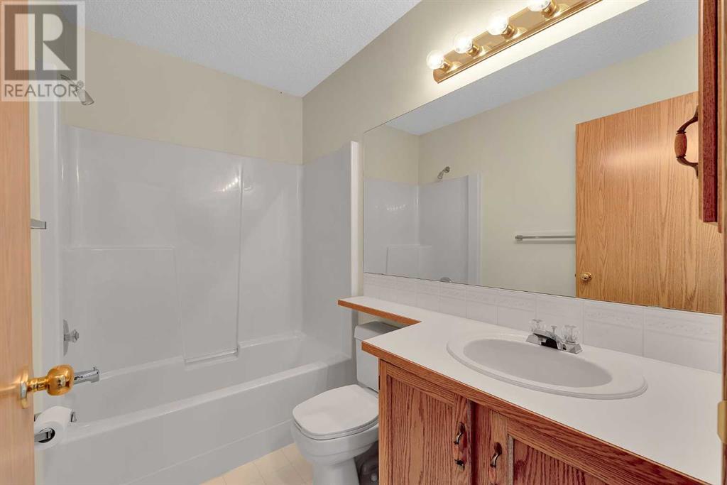Single Family House for Sale in  Somercrest Close SW Somerset Calgary 